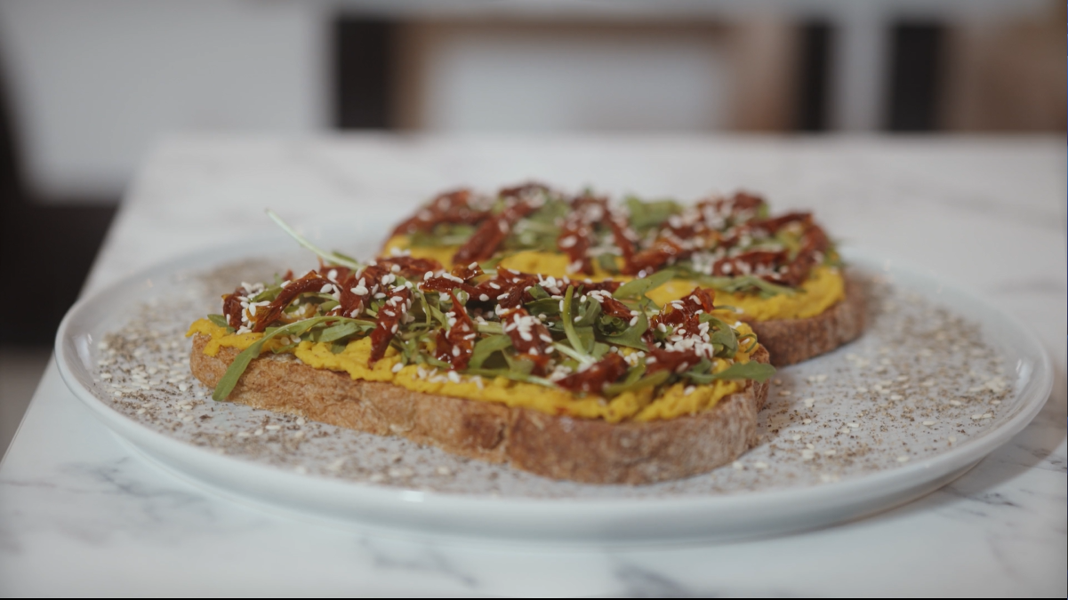 Bruschetta with hummus